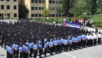 Helmimi i 40 studentëve të Akademisë së Sigurisë, pranga teknologut dhe kuzhinierit