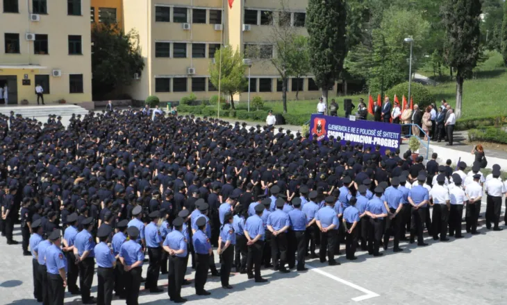 Helmimi i 40 studentëve të Akademisë së Sigurisë, pranga teknologut dhe kuzhinierit