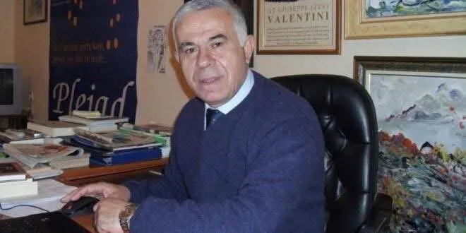 Heshtja intelektuale që po bëhet aleate me regjimin