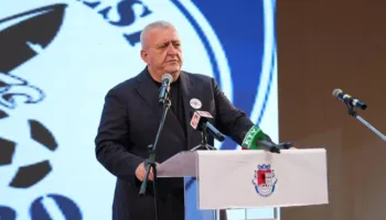 “Historia e futbollit ndërtohet mbi sakrifica”, Armand Duka nderon lojtarët e Kukësit