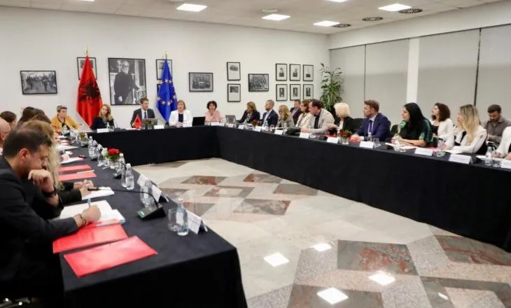 Hoxha: Po hartohet dokumenti për Strategjinë Kombëtare të Diasporës 2026-2030