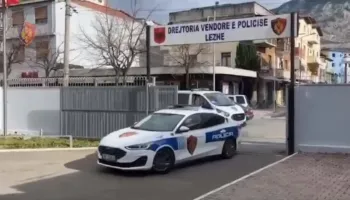 I drejtoi armën policisë, djali i ish-deputetit të PD-së lihet në burg, njihet me masën e sigurisë nga Trauma