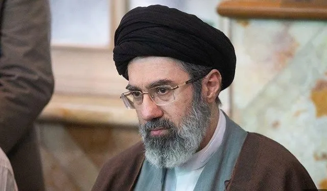 “I plagosur, por vendimtar”, CIA: Khamenei udhëheq negociatat e Iranit për marrëveshjen me SHBA-në