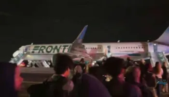 Incident i pabesueshëm në aeroportin e Denverit, avioni godet një burrë që po ecte në pistë