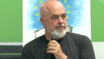 Inovacioni/ Rama takim me të rinj në Gjirokastër: Rrisim financimin për startup-et