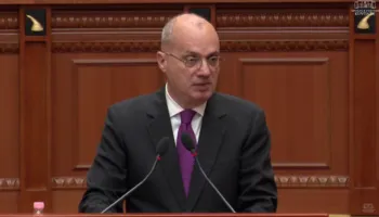 Integrimi i vendit në BE/ Hasani prezanton projekt-rezolutën: Shqipëria të mos devijojë nga rruga europiane, duhet reformë dhe bashkëpunim politik