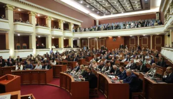 Interpelancë me Ramën, ministrin e Energjetikës dhe një sërë projektligjesh/ Nis seanca plenare në Kuvend