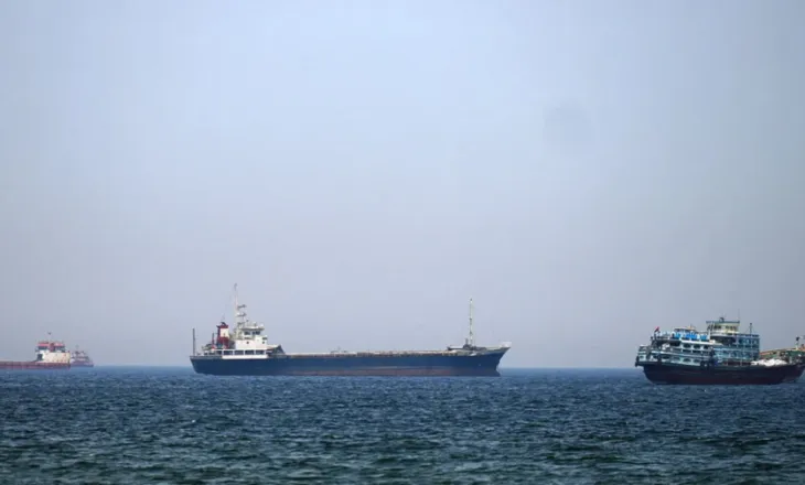 “Irani po vendos kontroll në Hormuz”, paralajmërimi i Windward për pasojat e bllokimit të kalimit dhe vendosjes së tarifa