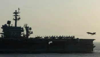Irani pretendon se ka goditur një luftanije amerikane me raketa, reagon SHBA