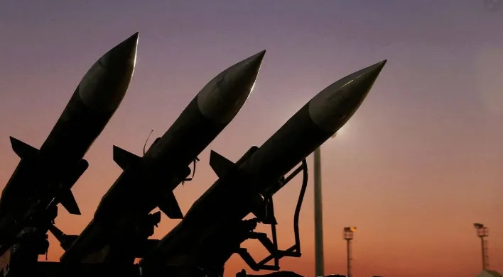 Irani sulmon përsëri me dronë dhe raketa Emiratet e Bashkuara Arabe