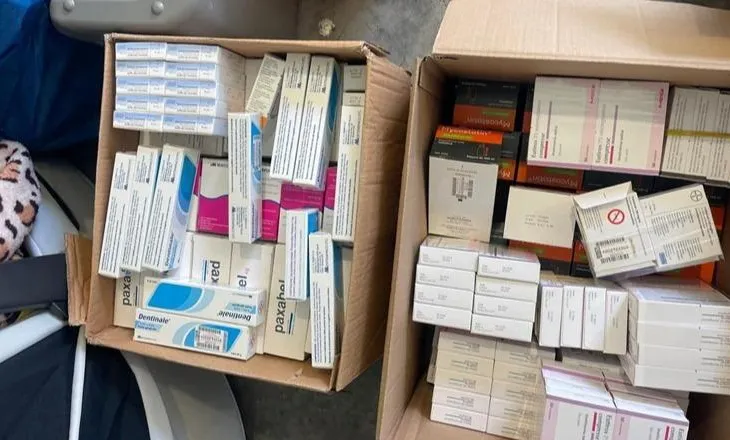 Ishin të padeklaruara, sekuestrohen 4 kuti me ilaçe në portin e Durrësit