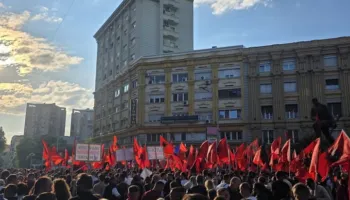 “Ishte e jashtëzakonshme!”, Laert Vasili rrëfen emocionet e protestës së studentëve në Shkup për gjuhën shqipe