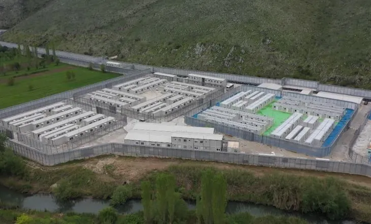 Italia nuk heq dorë nga marrëveshja me Shqipërinë, gati plani për rikthimin te ‘formula’ fillestare: Kampi në Gjadër…