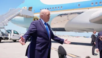 “Izolimi dixhital” i Trump në Pekin! Pse u detyrua ta linte telefonin në Air Force One për dy ditë
