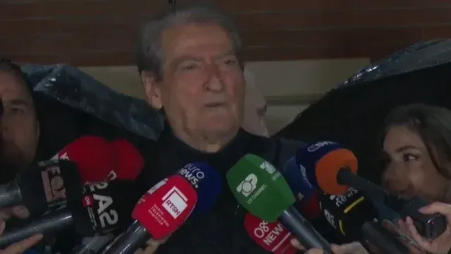 “Ja të vdesim, ja të rrojmë për liri”, Berisha mesazh protestuesve: Mirënjohje për guximin, beteja vazhdon