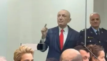 “Jam i pafajshëm”,acarohet Ilir Meta: Më thoni një akuzë të vetme, nuk mbaj përgjegjësi penale për bashkëpunëtorët e mi