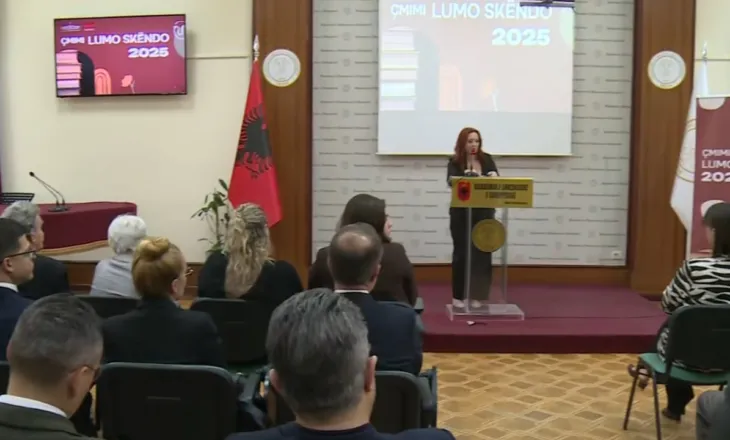 Jepet çmimi “Lumo Skëndo”, Thomas Frashëri vlerësohet për studimin mbi princat arbërorë dhe osmanët
