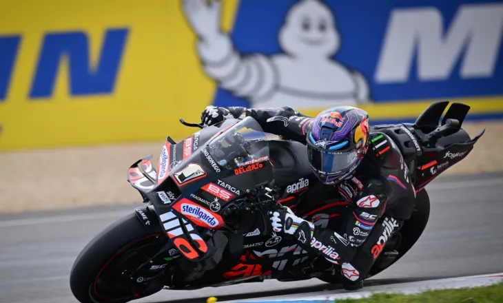 Jorge Martin triumfon në garën sprint në Le Mansh, Bezzecchi mbron kreun, rrëzohet Marquez