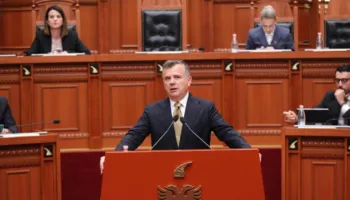 “Ju kur ankoheni se vidhni votat brenda partisë tuaj…”/ Balla për zgjedhjet në PD: Një grua si Meremja e shkretë, e përjashtuat edhe atë