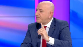“Ka ende figura që mund të..”, Bejko ‘shpërthen’ ndaj Berishës: Nuk mjafton Facebook-u për të drejtuar PD-në