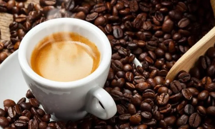 Kafe pa kafeinë, si ndikon dekafeinato në organizmin tuaj