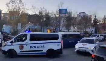 Kamerat e sigurisë fiksuan autorin/ Tritol kantierit të ndërtimit në Kamëz, zbulohen detajet