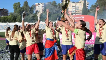 Kampionati i vajzave/ Vllaznia shpallet kampione e Shqipërisë pas triumfit 2-0 ndaj Apolonisë
