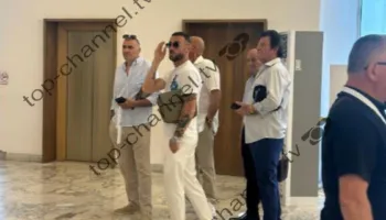 Kandidon sot për Këshillin Kombëtar të Partisë Demokratike, reperi Stresi i pranishëm në Pallatin e Kongreseve