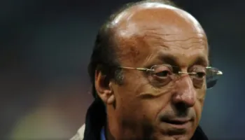 Kaos në funeralin e bashkëshortes së Luciano Moggi, një person godet me grusht priftin që drejtonte ceremoninë mortore