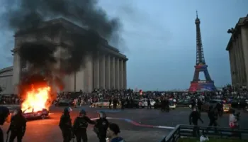 Kaos në Paris pas triumfit të PSG në Champions League, arrestohen 416 persona, 7 policë të lënduar