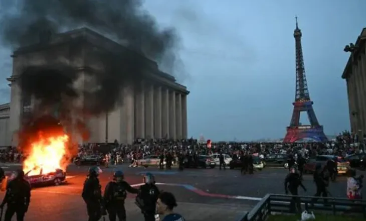 Kaos në Paris pas triumfit të PSG në Champions League, arrestohen 416 persona, 7 policë të lënduar