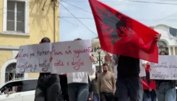 Kërkuan që provimet t’i japin në gjuhën shqipe! Studentët e juridikut në Maqedoni, sërish në protestë