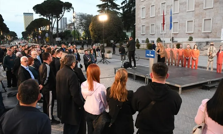 “Këta nuk janë për Shqipërinë, këta janë servilë dhe karrieristë”/ ‘Foltore’, Sata: Do ta shembim malin e korruptuar