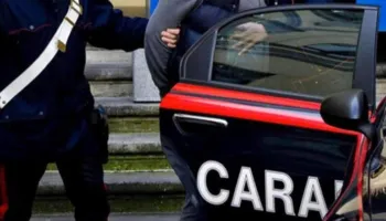 Kishte fshehur 1.2 kilogramë kokainë në jastëk, arrestohet 32-vjeçari shqiptar në Genova