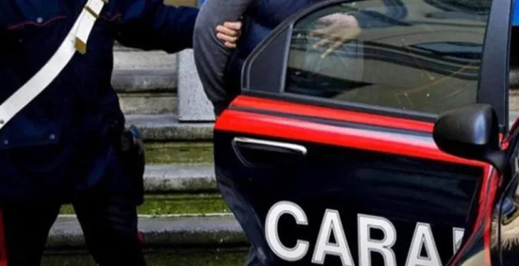 Kishte fshehur 1.2 kilogramë kokainë në jastëk, në pranga 32-vjeçari shqiptar në Itali