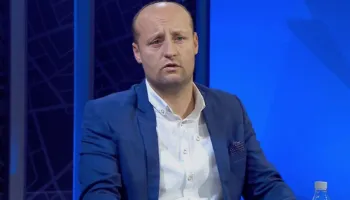 “Klima nuk na favorizon”/ Arushët e Vis Martinajt? Gazetari zbulon prapaskenat: Luan mbante edhe njëri në Fier…