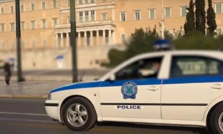 Kokaina ishte fshehur në këpucë, kapja e 71-vjeçarit çon policinë greke te grupi kriminal në Athinë, sekuestrohen para