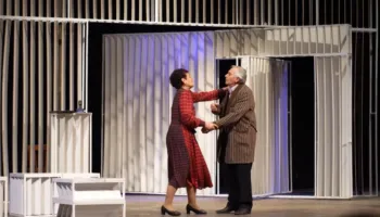 Komedia tragjike ‘Plagët’ premierë në teatrin e Gjirokastrës