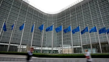 Komisioni i Jashtëm i PE miraton raportin, eurodeputeti Schieder: Shqipëria, një nga dy vendet kryesuese për zgjerimin e BE, të vijojnë reformat