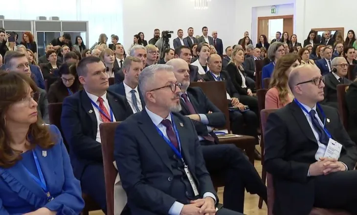 Kongresi Botëror i Ligjit në Tiranë,	600 personalitete të drejtësisë mblidhen për sesionin hapës të forumit që mbahet në 2027, zbardhet agjenda