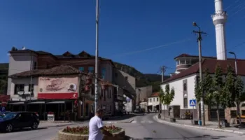 Kongresmenët amerikanë vizitojnë Preshevën mes shqetësimeve për të drejtat e shqiptarëve në Serbi