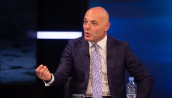 “Konkurrenca, nuk e dobëson”/ Fevziu kritikon mungesën e garës në PD: Zgjedhje me një kandidat nuk ka kuptim…