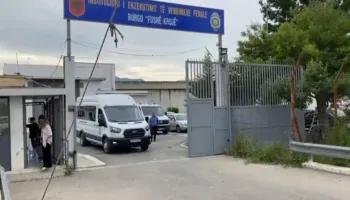 Kontrolle të befasishme në burgun e Fushë-Krujës, Drejtoria e Burgjeve zbarkon me forca në terren