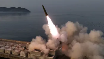 Koreja e Veriut ndryshon kushtetutën: Përgjigje automatike bërthamore nëse vritet Kim Jong Un
