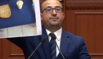 Korreshi: Spitali i Lushnjës me ilaçe të skaduara, pacientëve u jepet vetëm bukë e kos