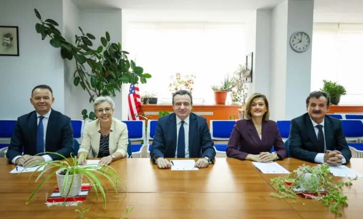 Kosovë/ Lëvizja Vetëvendosje nënshkruan koalicionin parazgjedhor me tri parti