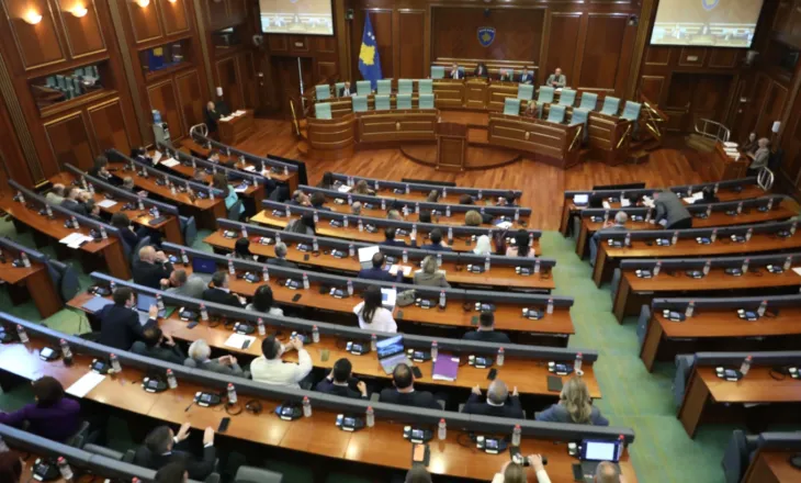 Kriza politike lë pezull marrëveshjet ndërkombëtare dhe fondet e BE-së