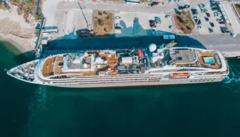 Kroçera franceze ankorohet në Sarandë, Rama: Konfirmohet interesi në rritje për bregdetin shqiptar