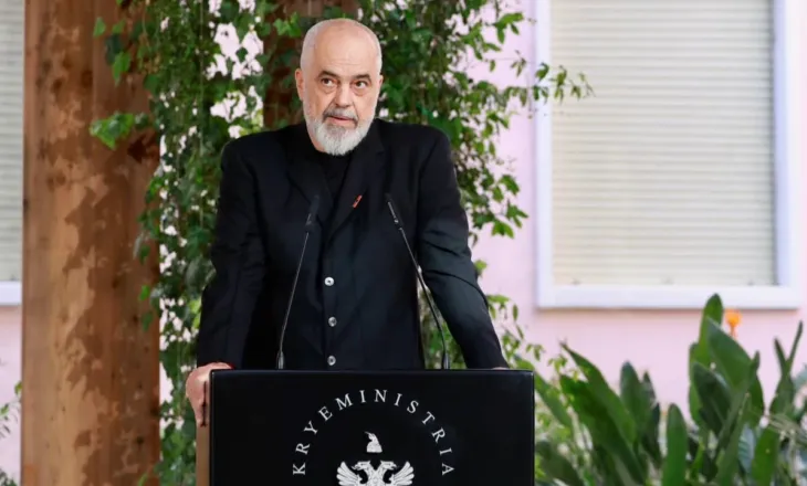 Kryeministri Rama dekoron Tedi Papavramin me “Yllin e Oficerit të Urdhrit Suprem të Shqiponjës”: Faleminderit që shkove në Europë si një shqiptar i bukur