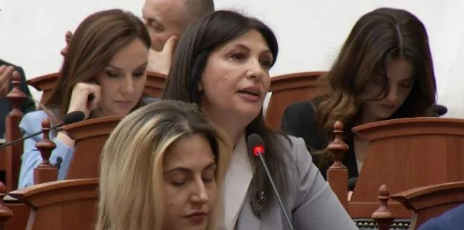 “Kryeministri s’është influencer!”/ Topalli-Peleshit: Mungon kur ka mocione me debat e interpelanca, pse nuk vjen…